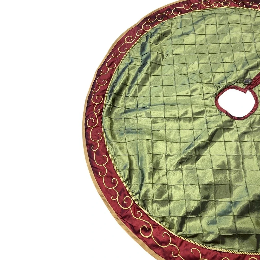 Dorothy Madans Christmas Tree Skirt‎ Green Burgundy Gold Scroll Quilted